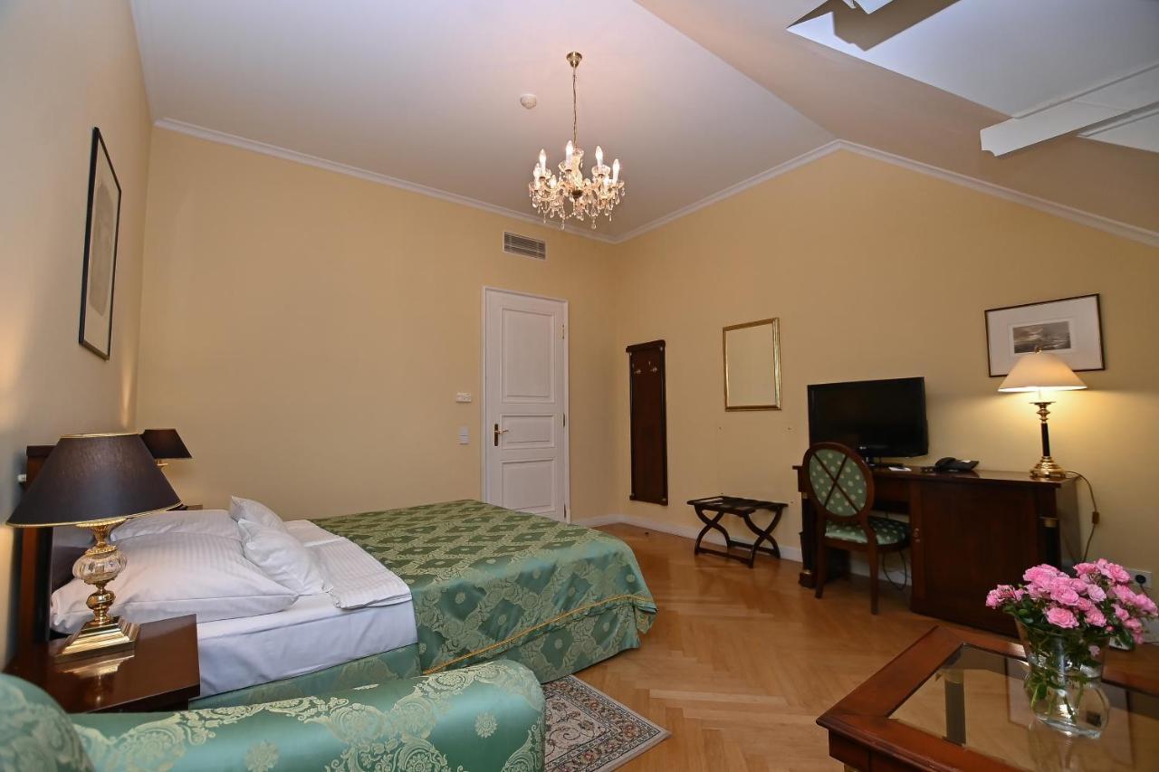 Castle Hotel Grof Degenfeld Superior Tarcal Ngoại thất bức ảnh
