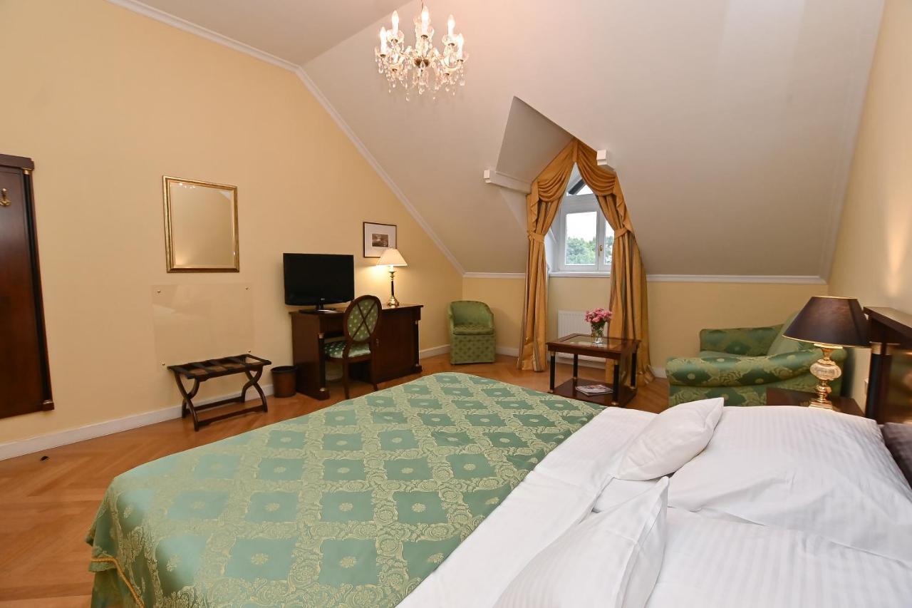 Castle Hotel Grof Degenfeld Superior Tarcal Ngoại thất bức ảnh