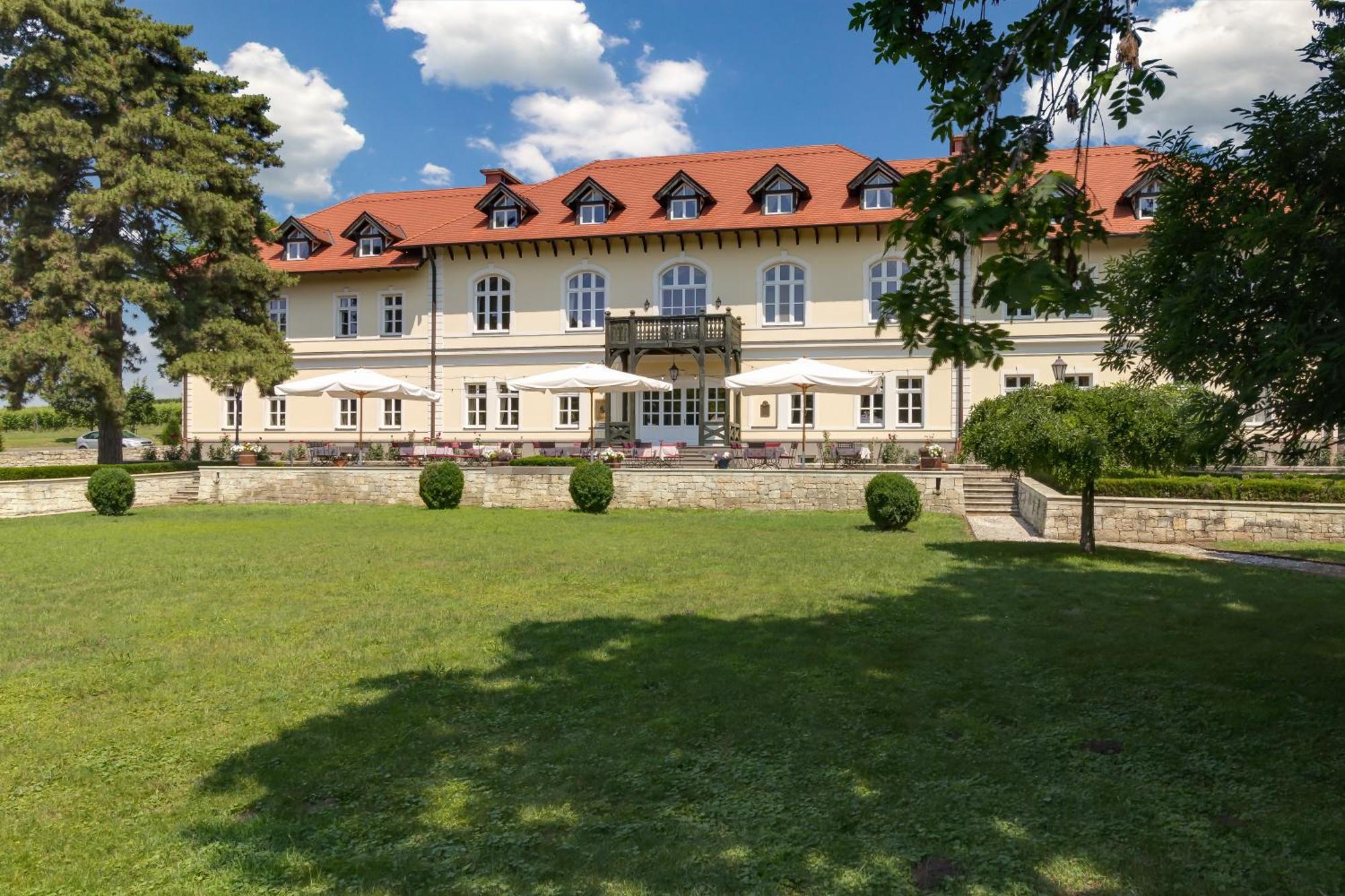 Castle Hotel Grof Degenfeld Superior Tarcal Ngoại thất bức ảnh