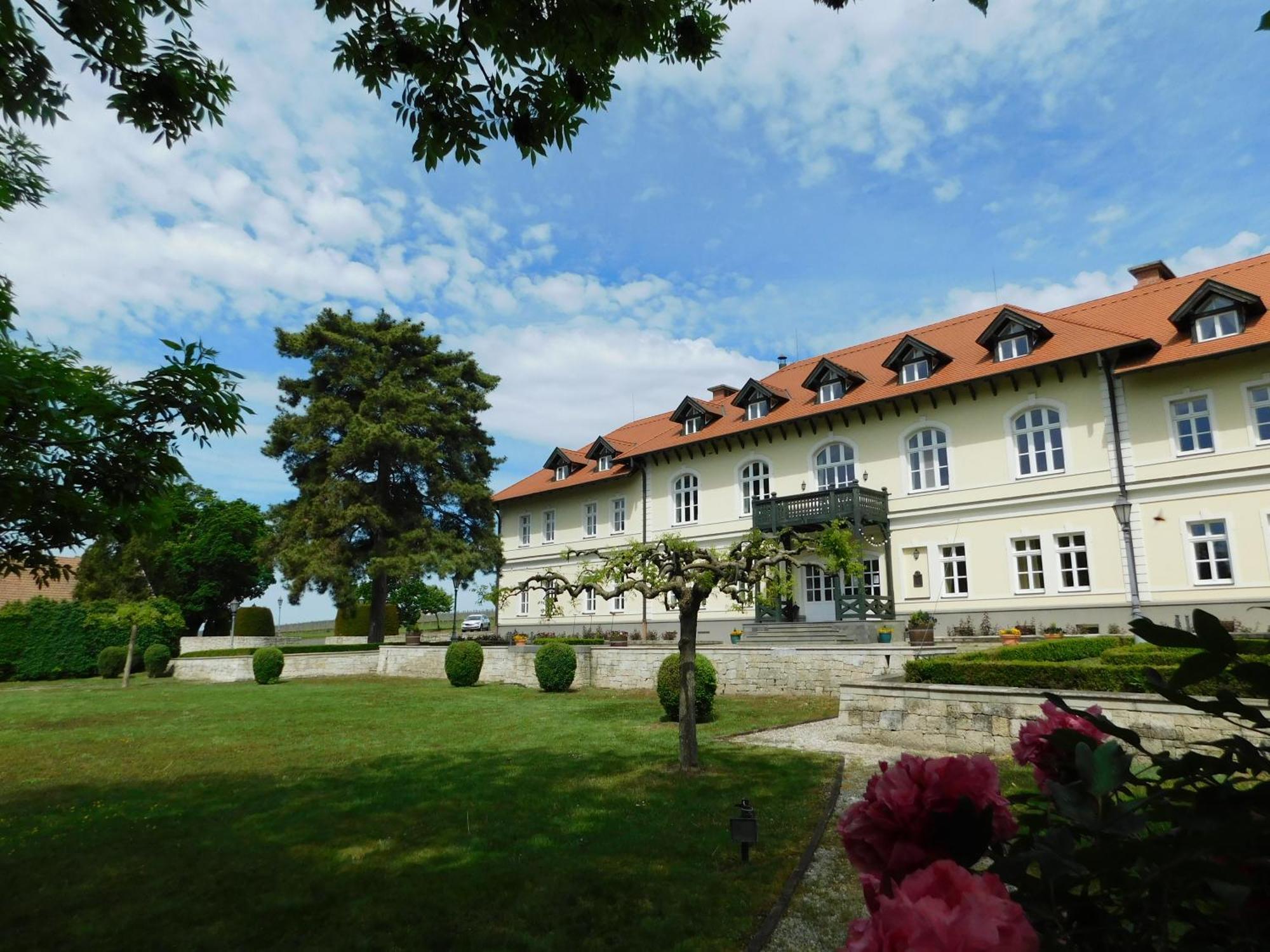 Castle Hotel Grof Degenfeld Superior Tarcal Ngoại thất bức ảnh